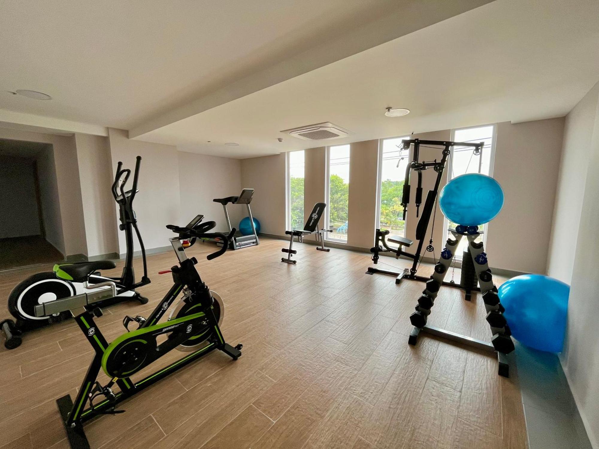 מלון Wyndham Garden Cartagena מראה חיצוני תמונה